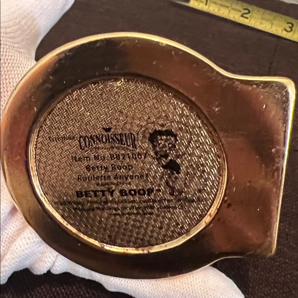 ( 0364) Betty Boop Charming Red and Gold Figurine’s Collection - Picture 4 of 6